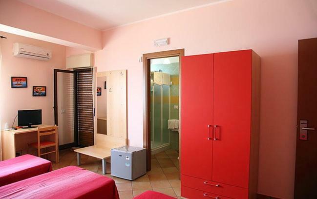 Splash'S Rooms Спадафора Екстериор снимка